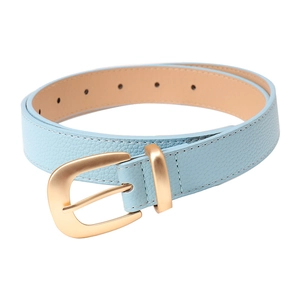 Ceinture minimaliste en cuir bleu clair pour femme avec boucle ardillon dorée mate