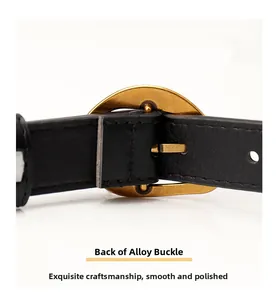 Vue macro détaillée du dos de la boucle en alliage et de l'artisanat du cuir sur la ceinture
