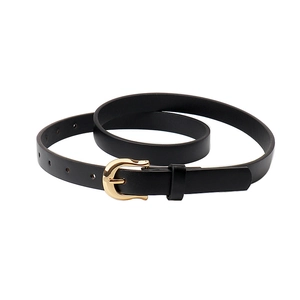 Ceinture fine en cuir PU noir pour femme avec une élégante boucle fer à cheval dorée