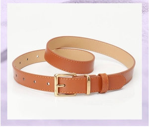Détails de la ceinture fine pour femme en cuir marron caramel avec boucle dorée