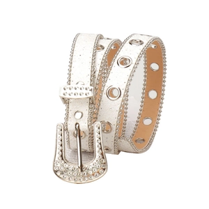 Ceinture Y2K en similicuir blanc perlé avec boucle vintage sertie de strass brillants