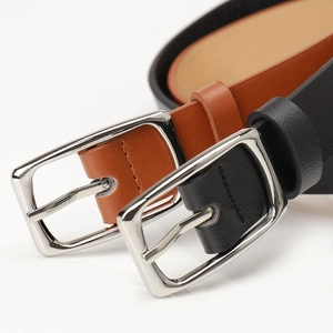 Elegante schwarze und braune Ledergürtel mit silberner Metallschnalle für Damen