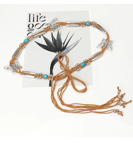 Détail de ceinture en cordon ciré bohème avec papillons argentés et perles turquoise