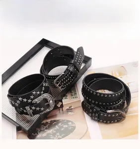 Vue détaillée de ceintures punk en PU noir avec clous en étoile et rivets argentés