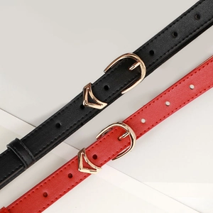 Eleganti cinture sottili in pelle da donna con fibbie ovali dorate in nero e rosso
