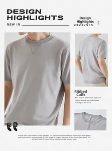 Dettaglio di t-shirt in maglia da uomo con girocollo a coste e cucitura a V decorativa