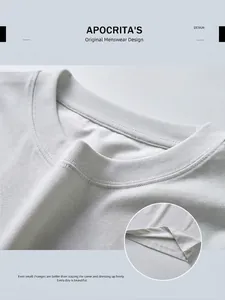 Camiseta gris de algodón para hombre con detalles del cuello acanalado y costuras de dobladillo