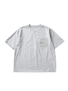 Camiseta de hombre holgada gris claro con bolsillo en el pecho en algodón de alta calidad