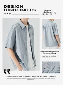 Dettaglio camicia azzurra a maniche corte con tripla cucitura e taschino sul petto