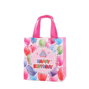 Bolsa de regalo de cumpleaños rosa de tela no tejida con pastel y globos de colores
