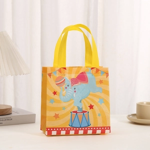 Sac cadeau imperméable en non-tissé avec motif éléphant de cirque décoratif
