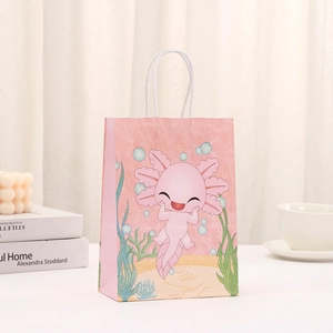 Detailansicht der rosa Kraftpapier-Geschenktüte mit niedlicher Axolotl-Illustration