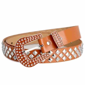 Ceinture en cuir marron punk avec clous pyramides argentés et boucle fer à cheval