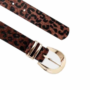 Ceinture léopard en poils de poney pour femme avec boucle dorée en D pour un jean