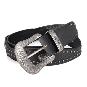 Ceinture cuir noir Y2K vintage avec doubles rangées de clous argentés et boucle gravée rétro