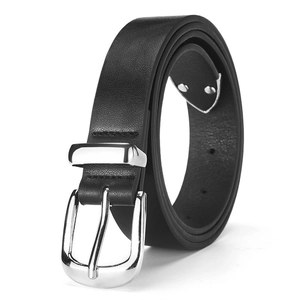 Ceinture classique en cuir noir avec boucle à aiguille argentée et rivets chic