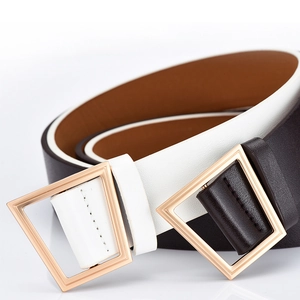 Ceinture large en cuir PU pour femme avec boucle carrée dorée en blanc et brun café
