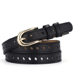 Ceinture fine en cuir noir pour femme avec boucle fer à cheval dorée et design ajouré