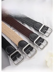 Détail de ceintures tressées élastiques durables avec boucles en alliage en quatre couleurs