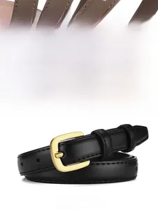 Détails de ceintures fines en cuir noir et marron avec boucles dorées et coutures précises