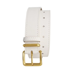 Detail of white leather belt featuring a matte gold square buckle and fine stitching