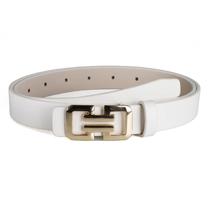 Fine ceinture blanche minimaliste pour femme avec une boucle géométrique dorée élégante