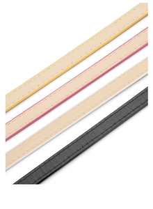 Détail de quatre ceintures colorées montrant les coutures soignées et le cuir PU de qualité