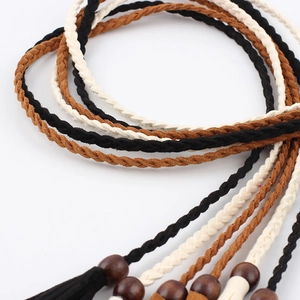Chaînes de taille tressées bohèmes avec perles en bois et glands en noir, brun et beige