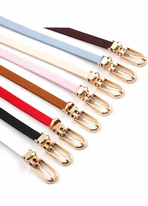 Collezione dettagliata di cinture sottili da donna in otto colori con fibbie dorate