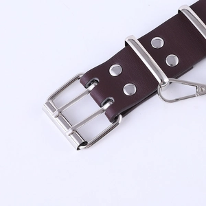 Cintura in pelle marrone scuro con fibbia a doppio ardiglione argento e gancio in metallo