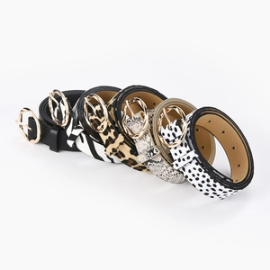 Set di 5 cinture da donna alla moda con motivi leopardo, zebra e serpente e fibbie dorate