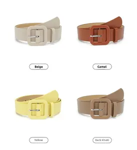 Vier bonbonfarbene Ledergürtel für Damen mit quadratischen Schnallen in Beige, Kamel und Gelb