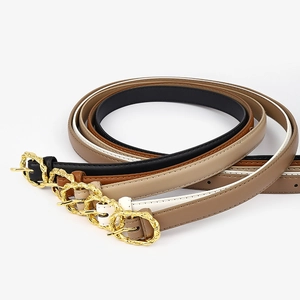 Lot de quatre ceintures minimalistes pour femmes en similicuir avec boucles dorées
