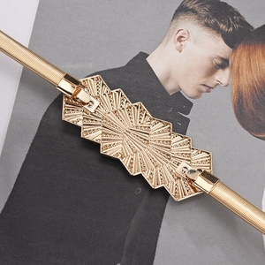 Ceinture dorée élastique à ressort pour robes avec boucle géométrique chic