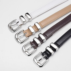 Damen Schmal PU Ledergürtel Mit Silberner Legierung Dornschließe Minimalistisch Lässig Skinny Taillengürtel Für Jeans Kleid