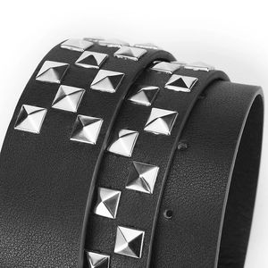 Ceinture punk en cuir pour femme avec trois rangées de clous pyramides argentés