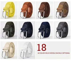 Detailliertes Raster aus geflochtenen elastischen Gürteln in Gelb, Blau, Beige und Grau