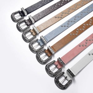 Ceinture punk pour femme avec rivets étoiles et boucle gravée vintage en sept couleurs