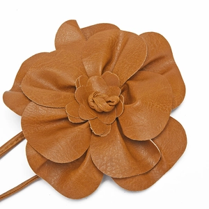 Ceinture florale élégante en cuir marron avec texture litchi pour robes et costumes