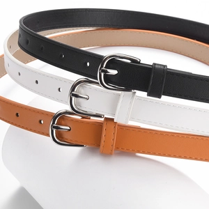 Lot de trois fines ceintures minimalistes pour femmes en noir, blanc et marron avec boucles