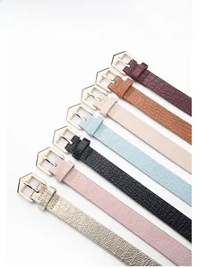 Sette cinture da donna in pelle PU con motivo a coccodrillo e fibbie dorate in zinco