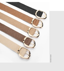 Détail de cinq ceintures tressées bohèmes avec boucles vintage dorées en couleurs variées