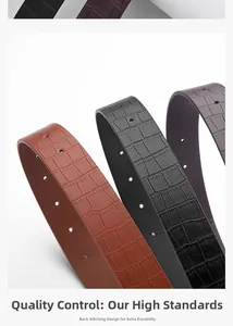 Détail de la couture arrière sur les ceintures en cuir à texture crocodile pour la durabilité