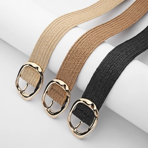 Trois ceintures tressées bohèmes en beige, marron et noir avec boucles dorées
