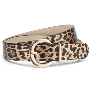 Ceinture tendance à imprimé léopard avec boucle ronde dorée classique fond blanc