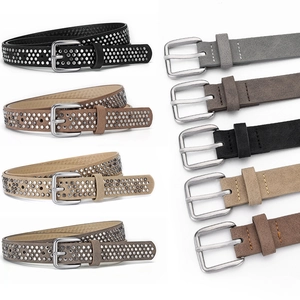 Ceintures punk à rivets métalliques et styles mats minimalistes avec boucles argentées
