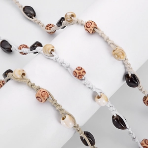 Chaîne de taille bohème tissée main avec perles irrégulières et détails ethniques