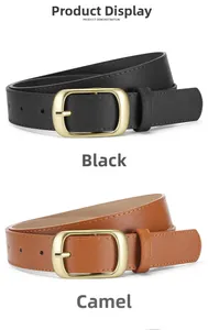 Gros plan de ceintures en cuir noir et camel avec boucles carrées dorées mates et texture