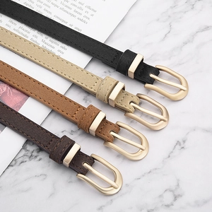 Cinture sottili in pelle PU da donna con fibbie dorate in nero, beige e marrone