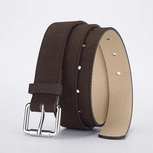 Ceinture femme vintage en cuir marron foncé brossé avec boucle ardillon argentée